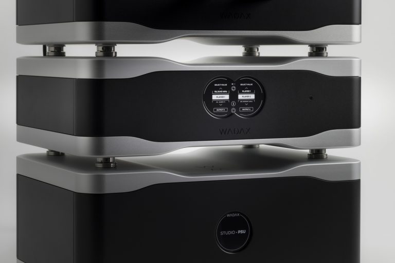 studio-player-system-white_010-768×512